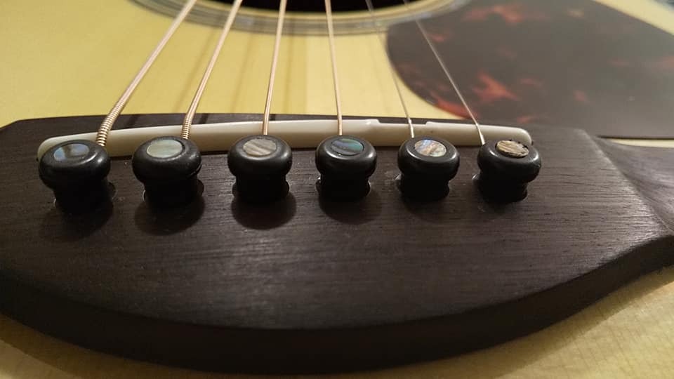 YAMAHA LL16D 黒ピックガードとアバロンブリッジピン YAMAHA LL16D 黒ピックガードとアバロンブリッジピン YAMAHA